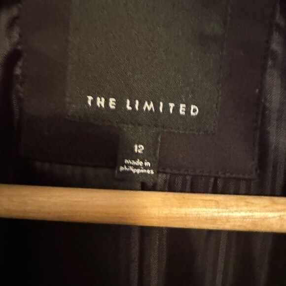 The Limited Black Tailored Blazer with Notched Lapels Sz 12 - Picture 2 of 8